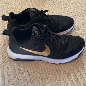 Nike air tennis shoes